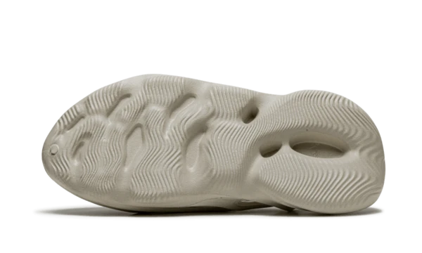 Adidas Yeezy Foam RNNR Sand - FY4567