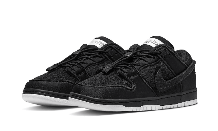 Nike SB Dunk Low Gnarhunters - DH7756-010